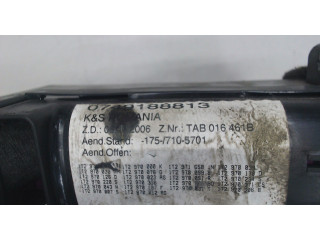 Блок предохранителей  Volkswagen Touran 2006-2010      1T2937615B    1.4