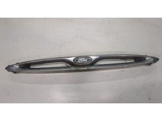 Решетка радиатора  Ford Escort 1995-2001          1.8 