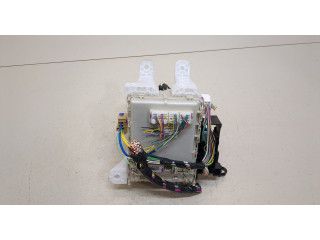 Блок предохранителей  Toyota RAV 4 2006-2013      8273042360   