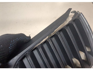 Решетка радиатора  Skoda SuperB 2008-2015          3T0853668A