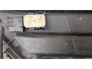 Решетка радиатора  Mazda 3 (BM) 2013-2019          BHN150717, BJE150712