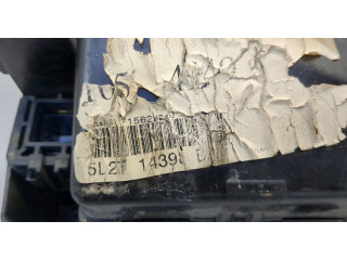 Блок предохранителей  Ford Explorer 2001-2006      5l2t14398   
