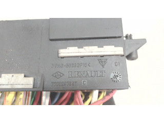 Блок предохранителей  Renault Clio 1998-2008      7703297597    1.2