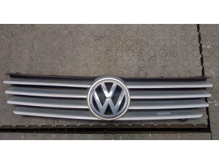 Решетка радиатора  Volkswagen Polo 1999-2001          