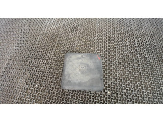Крышка блока предохранителей  Chevrolet Silverado 1998-2002      15168541    5.3
