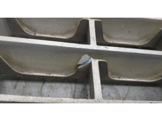Решетка радиатора  Ford Explorer 2001-2006          5L248200