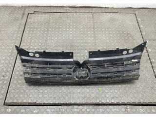 Решетка радиатора  Volkswagen Tiguan 2016-2020          