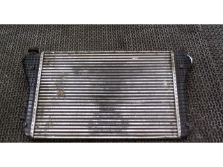 Интеркулер  Volkswagen Tiguan 2011-2016 2.0  3C0145805R    
