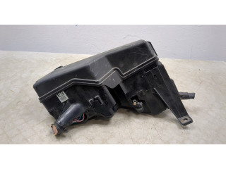 Блок реле  Toyota Camry V40 2006-2011      8272033160   