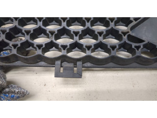 Решетка радиатора  Suzuki Swift 2003-2011          7174163J005PK