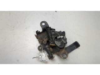 Замок капота  Toyota Yaris 2005-2011     