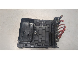 Блок предохранителей  Volkswagen Golf 5 2003-2009           