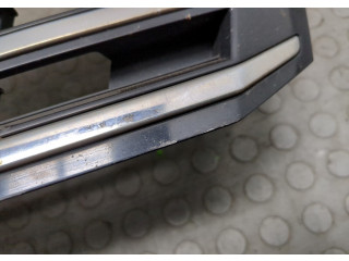 Решетка радиатора  Volkswagen Passat 7 2010-2015 Европа          