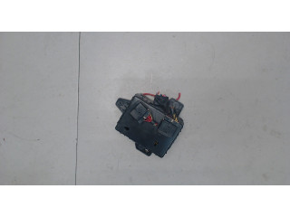 Блок предохранителей  SsangYong Rexton 2001-2007      8211008000    2.7