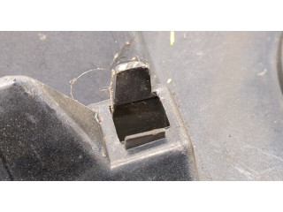 Решетка радиатора  Land Rover Discovery 3 2004-2009          