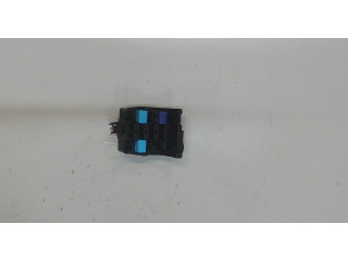 Блок реле  Pontiac Vibe 2 2008-2010           2.4