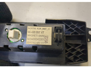 Дисплей бортового компьютера  Citroen C2 96439997xt       