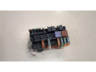 Блок предохранителей  Renault Scenic 1996-2002      7703297988   
