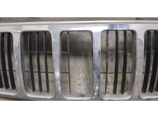 Решетка радиатора  Jeep Grand Cherokee 2004-2010          