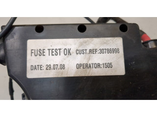 Блок предохранителей  Volvo S40 2004-      30786998   