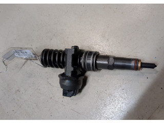 Форсунка топливная  Volkswagen Caddy 2004-2010    038130073BN     