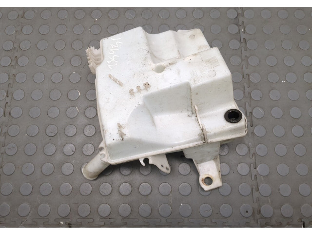 Бачок омывателя  Ford Focus 3 2011-2015 BV6117B61AC   3  1.6