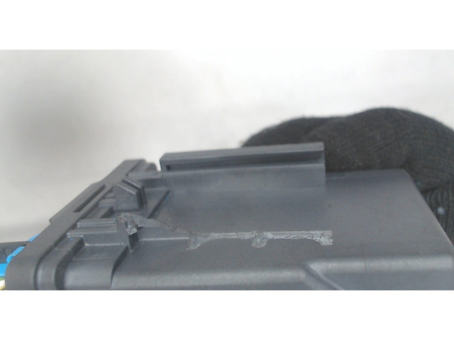 Блок предохранителей  Citroen C4 Picasso 2013-2016      9806066880     1.6