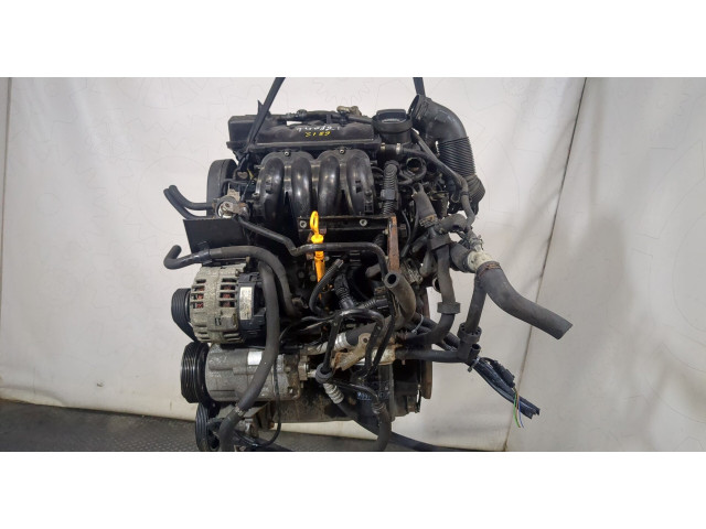 Клапанная крышка двигателя ДВС  Volkswagen Golf 4 1997-2005 1.6     