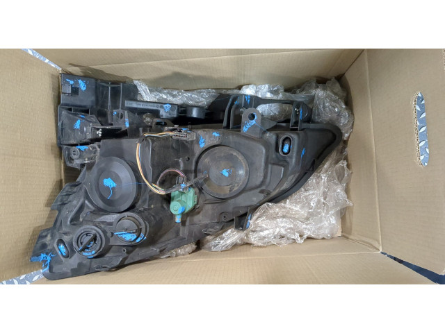 Фара передняя  Renault Scenic 2003-2009 правая 