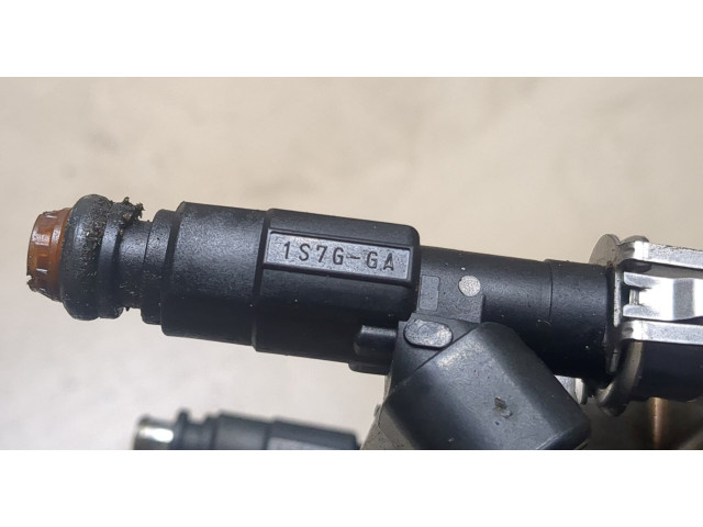 Форсунка топливная  Mazda 5 (CR) 2005-2010    6M8G9D280AA     