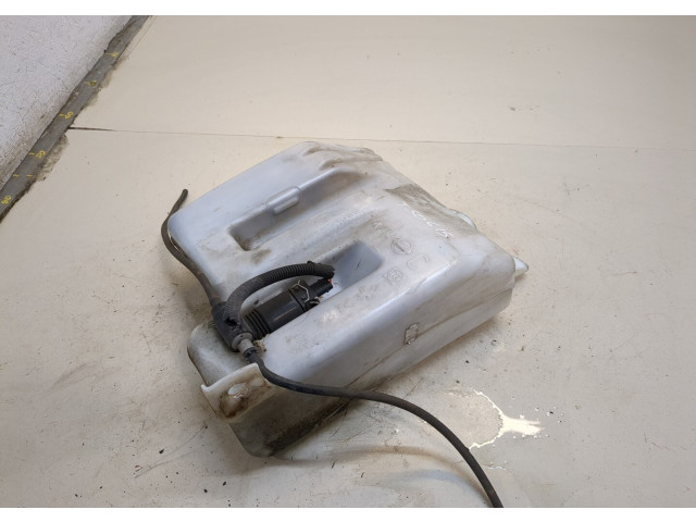Бачок омывателя  Nissan Note E11 2006-2013    