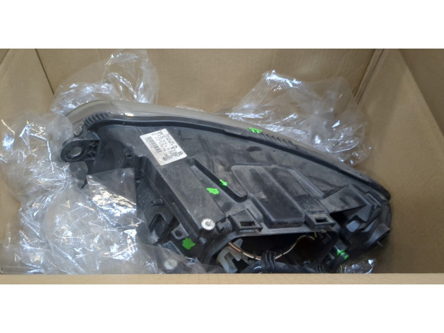Фара передняя  Audi A6 (C6) Allroad 2006-2008 правая 