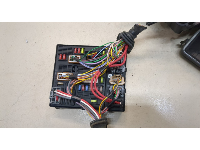 Блок предохранителей  Renault Scenic 2009-2012         