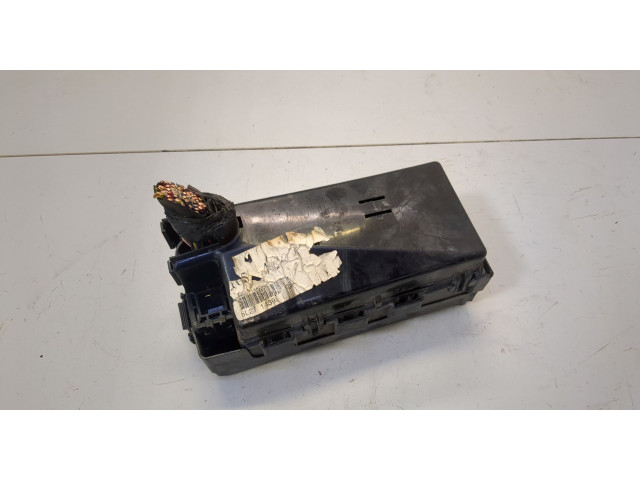 Блок предохранителей  Ford Explorer 2001-2006      5l2t14398   