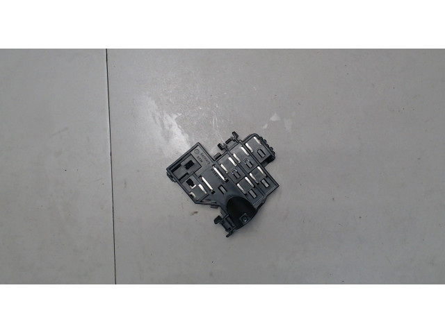 Блок предохранителей  Skoda Octavia (A5) 2008-2013      4F0971981A     1.6