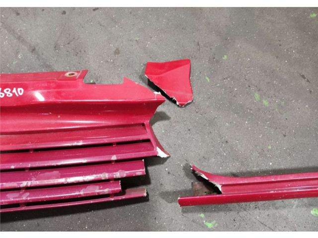 Решетка радиатора  Alfa Romeo 145          1.3 60596856, 112510599