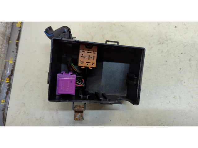 Блок реле  Subaru Impreza (G11) 2000-2007      90560119   