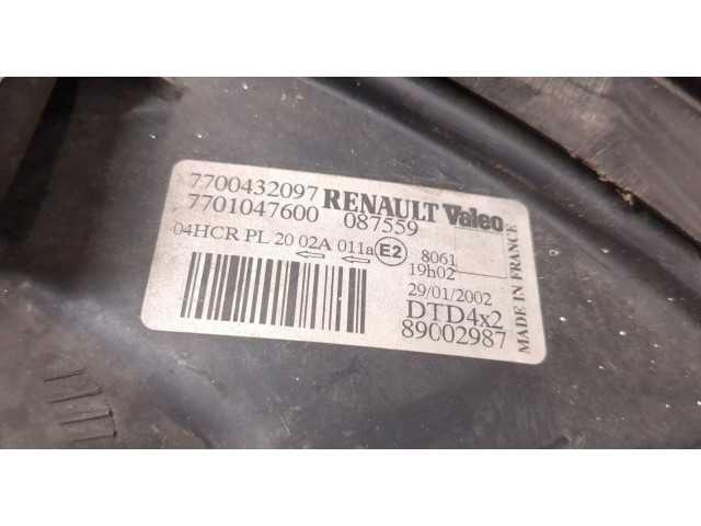 Фара передняя  Renault Scenic 1996-2002 правая 