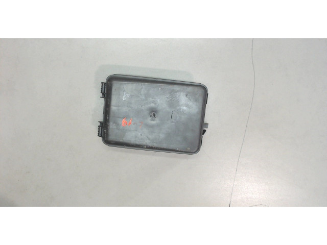 Корпус блока предохранителей  Audi A6 (C5) Allroad 2000-2005      8D0927613      4.2