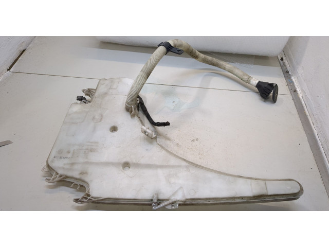 Бачок омывателя  BMW 3 E90, E91, E92, E93 2005-2012 7068996   