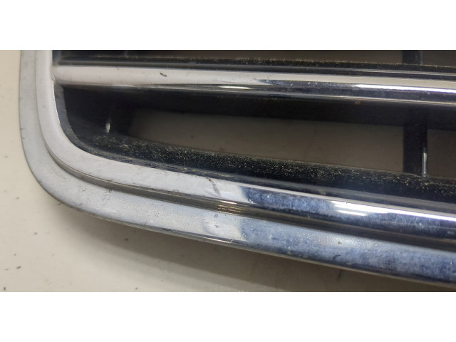 Решетка радиатора  Mercedes CLK W208 1997-2002          