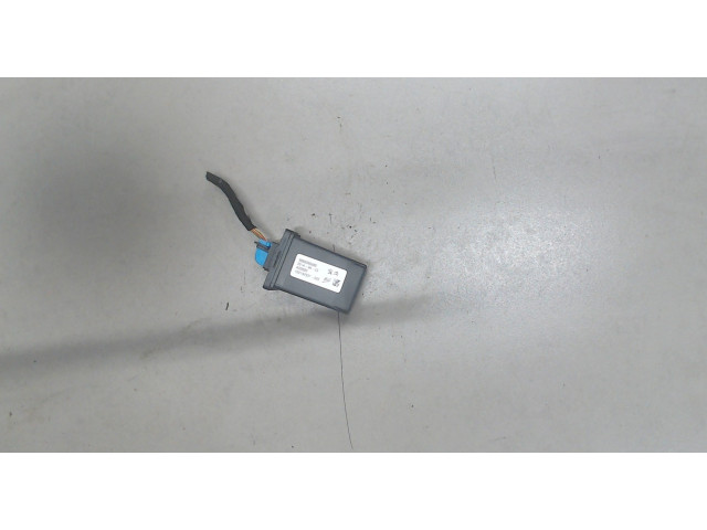 Блок предохранителей  Citroen C4 Picasso 2013-2016      9806066880     1.6