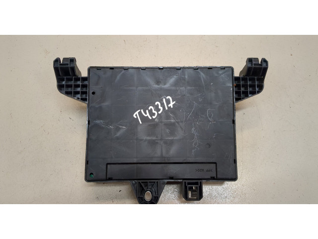 Блок предохранителей  Opel Astra J 2010-2017      13343949   