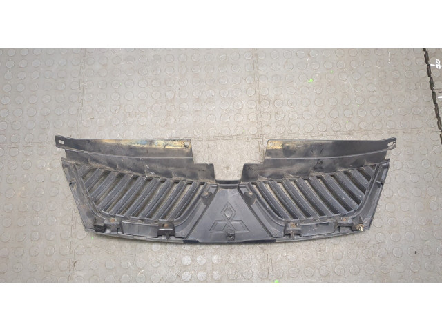 Решетка радиатора  Mitsubishi Outlander XL 2006-2012          7450A037BA