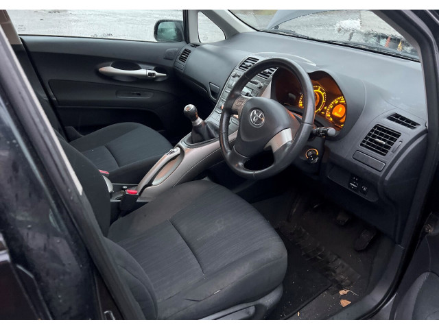 Фара передняя  Toyota Auris E15 2006-2012 левая 