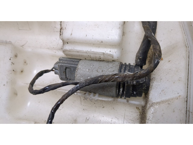 Бачок омывателя  BMW 3 E90, E91, E92, E93 2005-2012    