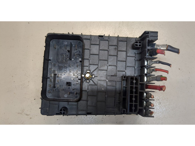 Блок предохранителей  Volkswagen Passat 7 2010-2015 Европа      3C0937125A   