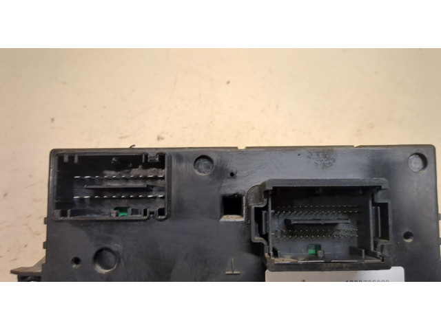 Блок предохранителей  Citroen Jumper (Relay) 2014-      1388706080     2.2
