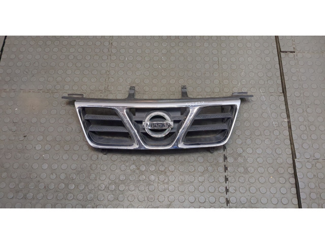 Решетка радиатора  Nissan X-Trail (T30) 2001-2006          