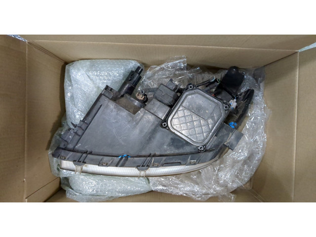 Фара передняя  Toyota RAV 4 2006-2013 правая 